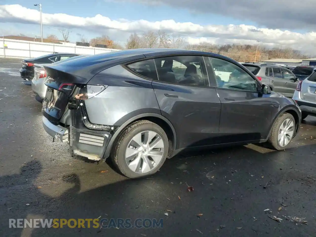 3 Photograph of a damaged car 7SAYGDEE3RA247943 TESLA MODEL Y 2024
