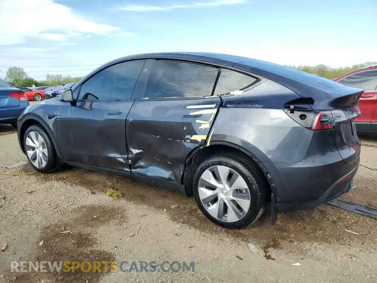2 Photograph of a damaged car 7SAYGDEE3RA256304 TESLA MODEL Y 2024