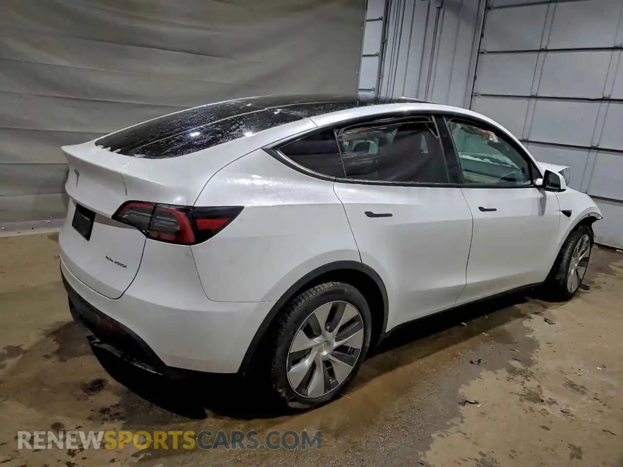 3 Photograph of a damaged car 7SAYGDEE3RA280862 TESLA MODEL Y 2024