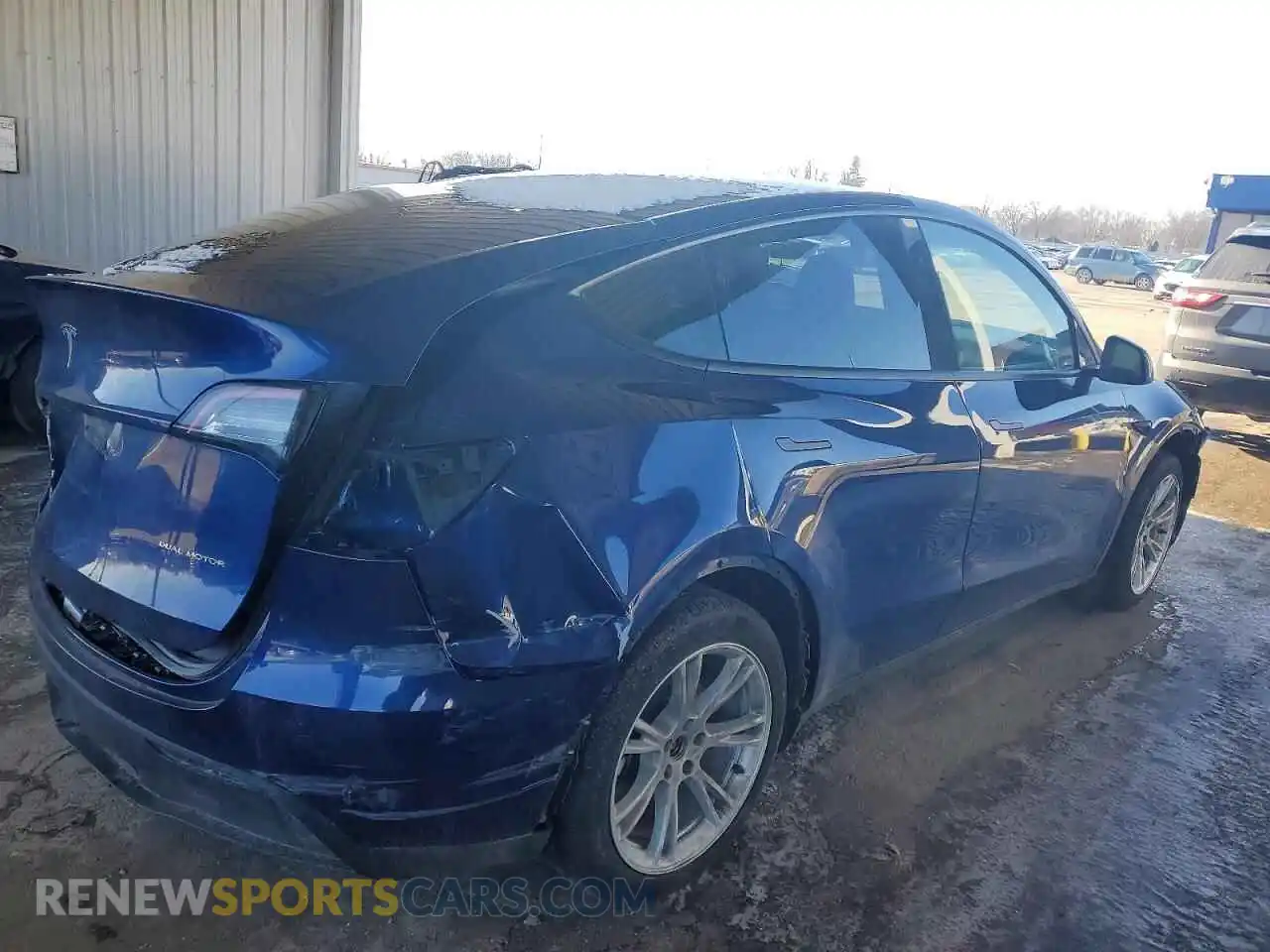 3 Photograph of a damaged car 7SAYGDEE3RA282692 TESLA MODEL Y 2024