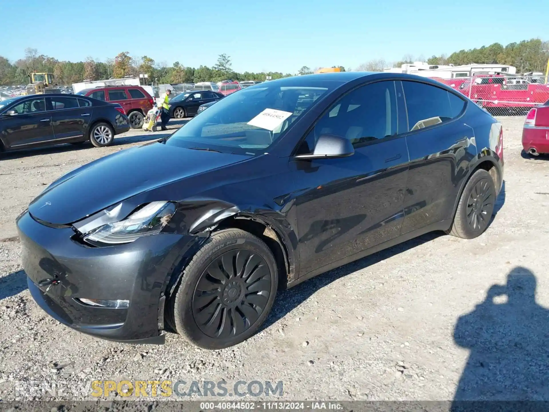 2 Photograph of a damaged car 7SAYGDEE3RA283244 TESLA MODEL Y 2024