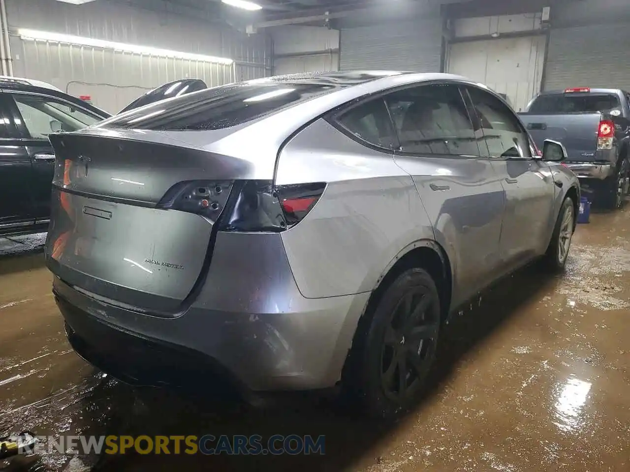 3 Фотография поврежденного автомобиля 7SAYGDEE3RA288234 TESLA MODEL Y 2024