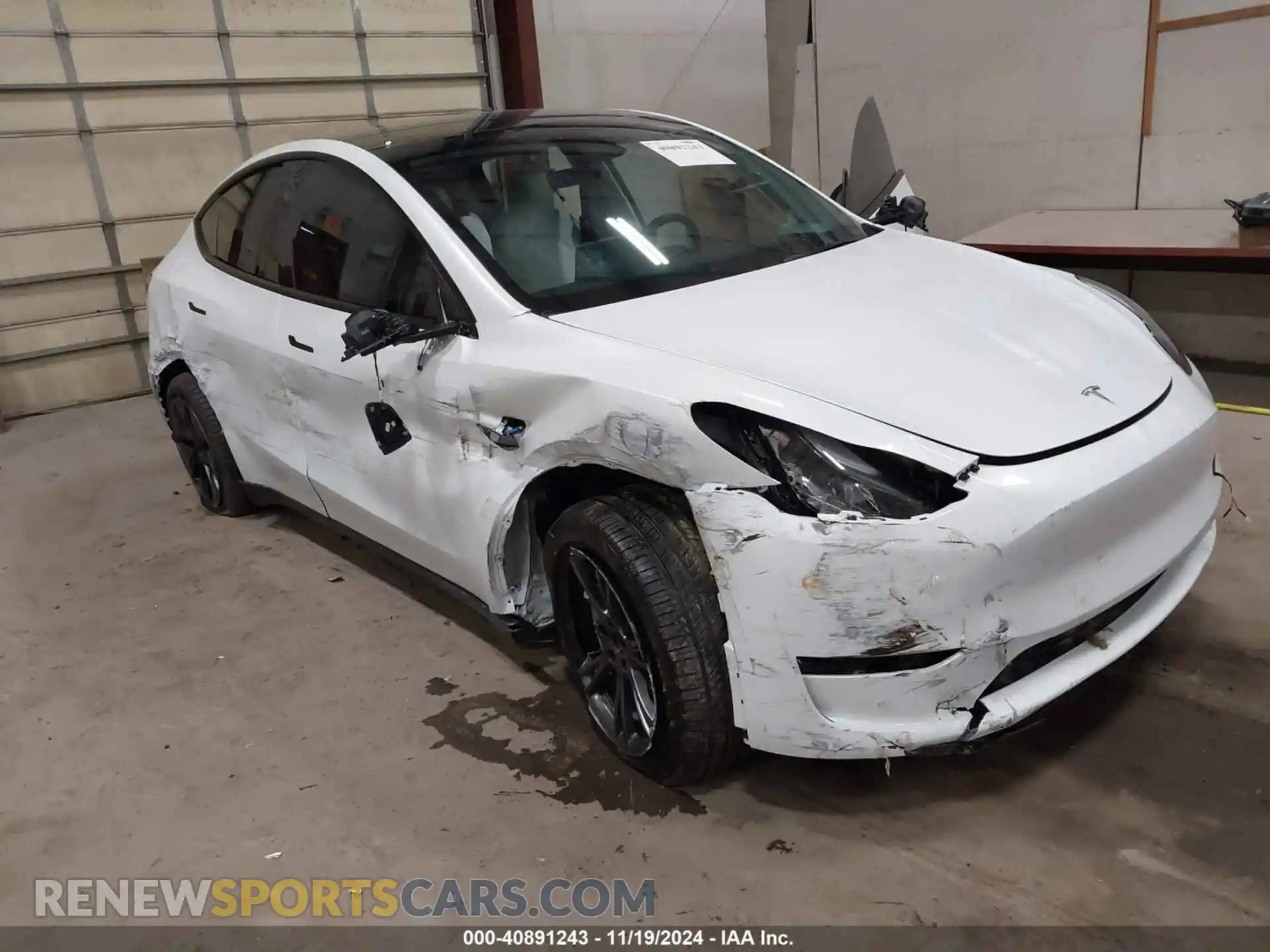 1 Photograph of a damaged car 7SAYGDEE3RA301337 TESLA MODEL Y 2024