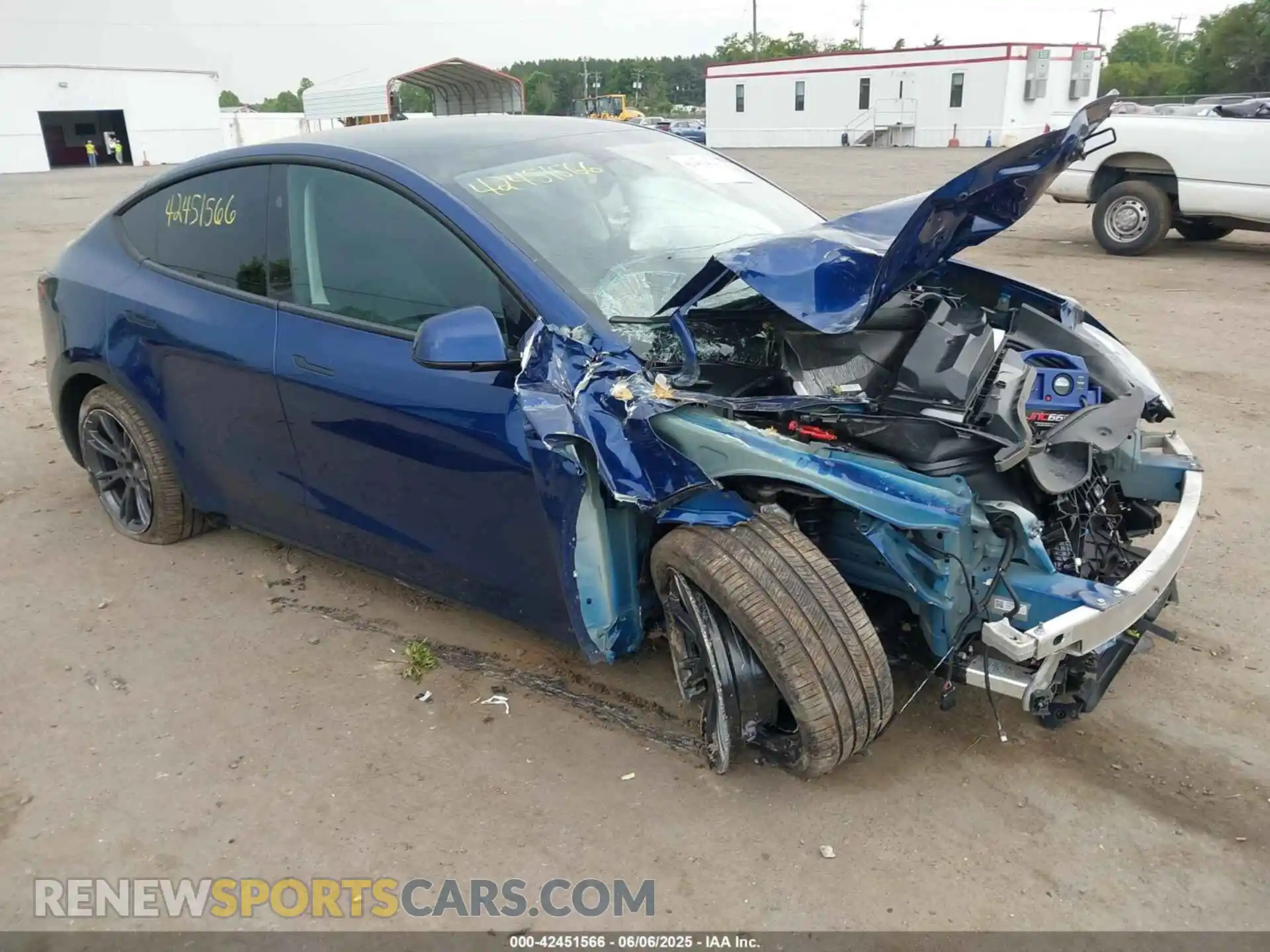 1 Photograph of a damaged car 7SAYGDEE3RA324648 TESLA MODEL Y 2024