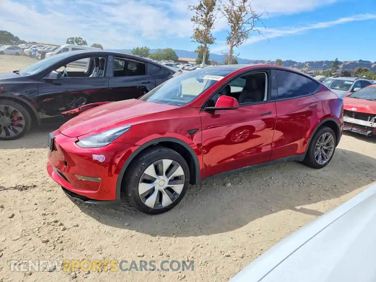 1 Photograph of a damaged car 7SAYGDEE3RF003101 TESLA MODEL Y 2024