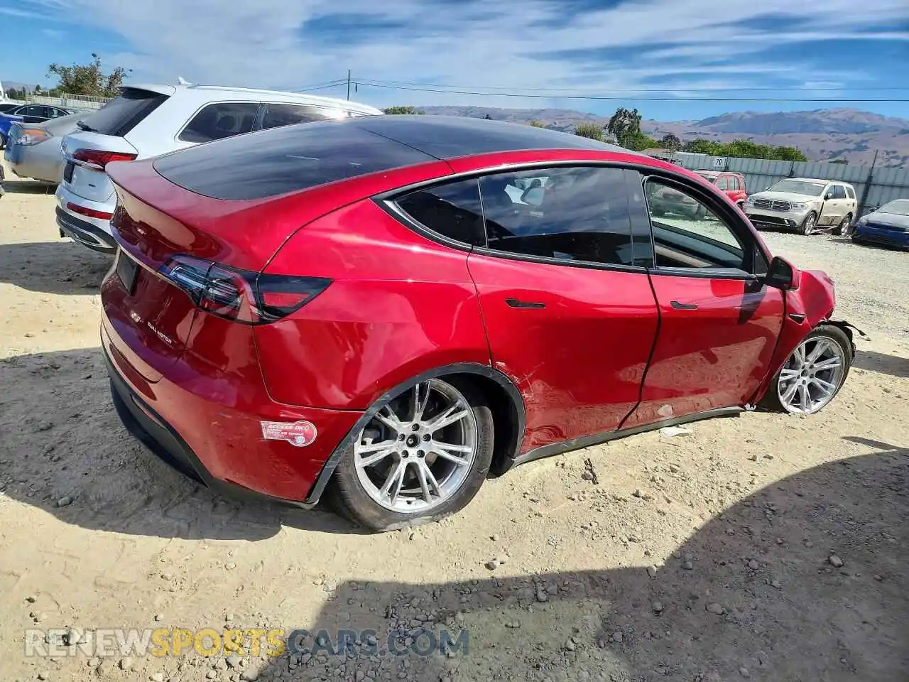 3 Photograph of a damaged car 7SAYGDEE3RF003101 TESLA MODEL Y 2024