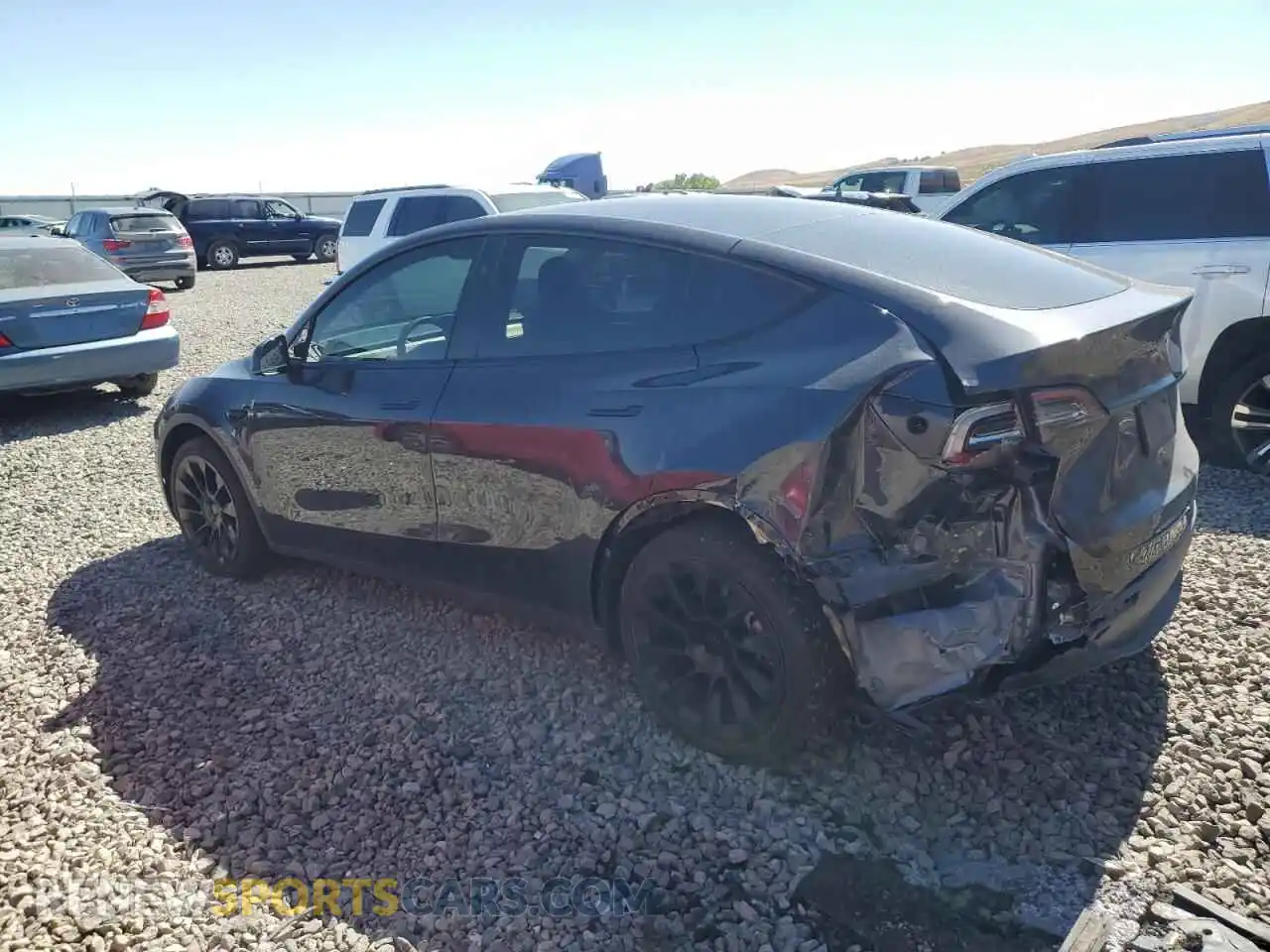 2 Photograph of a damaged car 7SAYGDEE3RF025549 TESLA MODEL Y 2024