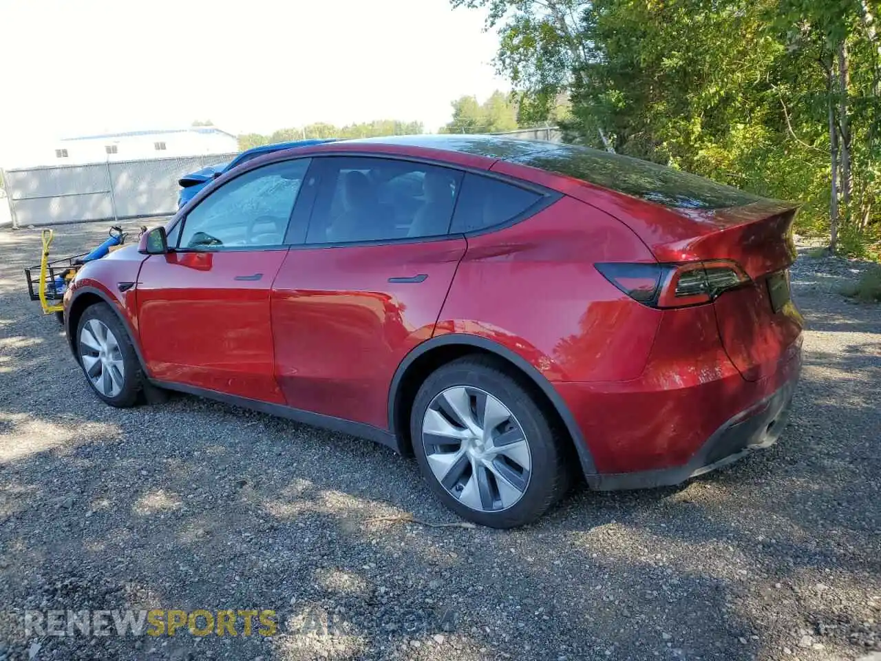 2 Photograph of a damaged car 7SAYGDEE3RF081071 TESLA MODEL Y 2024