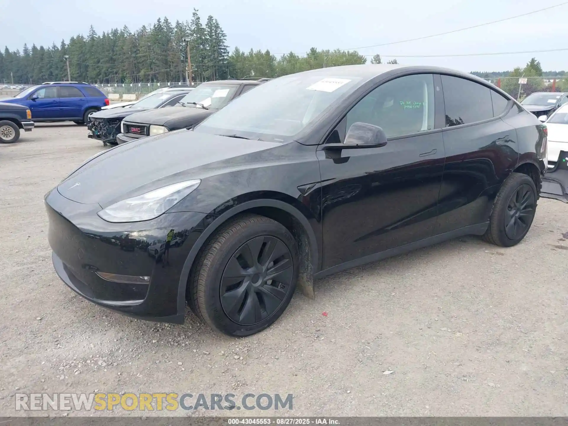 2 Photograph of a damaged car 7SAYGDEE3RF165570 TESLA MODEL Y 2024