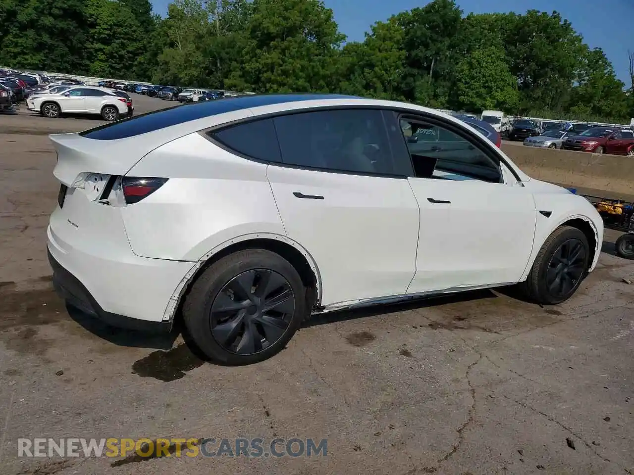 3 Photograph of a damaged car 7SAYGDEE3RF168310 TESLA MODEL Y 2024