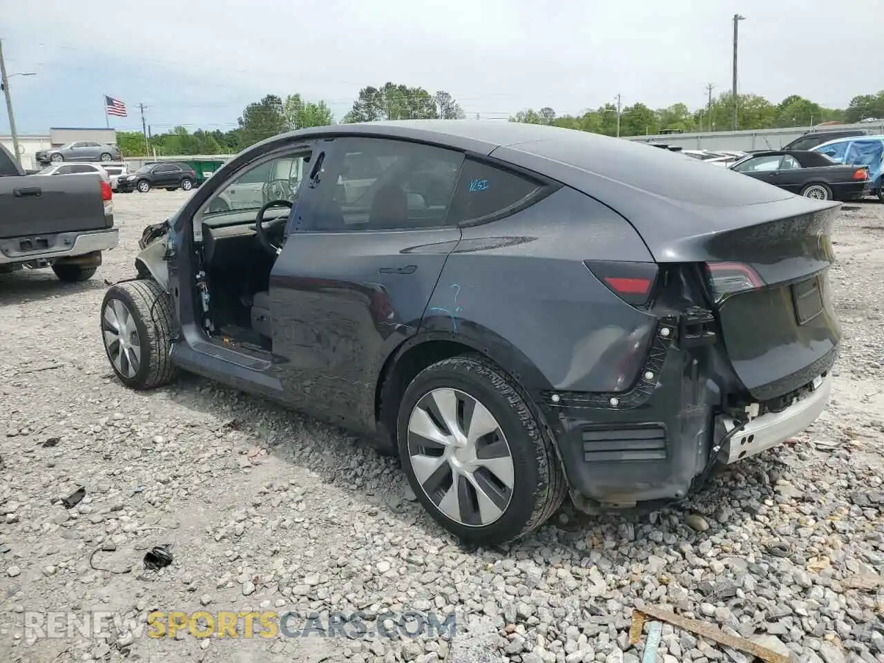 2 Photograph of a damaged car 7SAYGDEE3RF994087 TESLA MODEL Y 2024