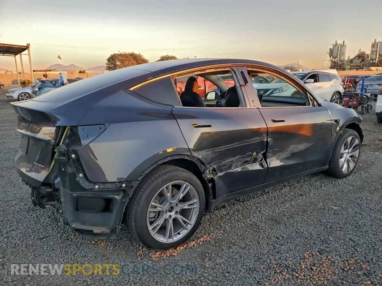 3 Photograph of a damaged car 7SAYGDEE4RA218242 TESLA MODEL Y 2024