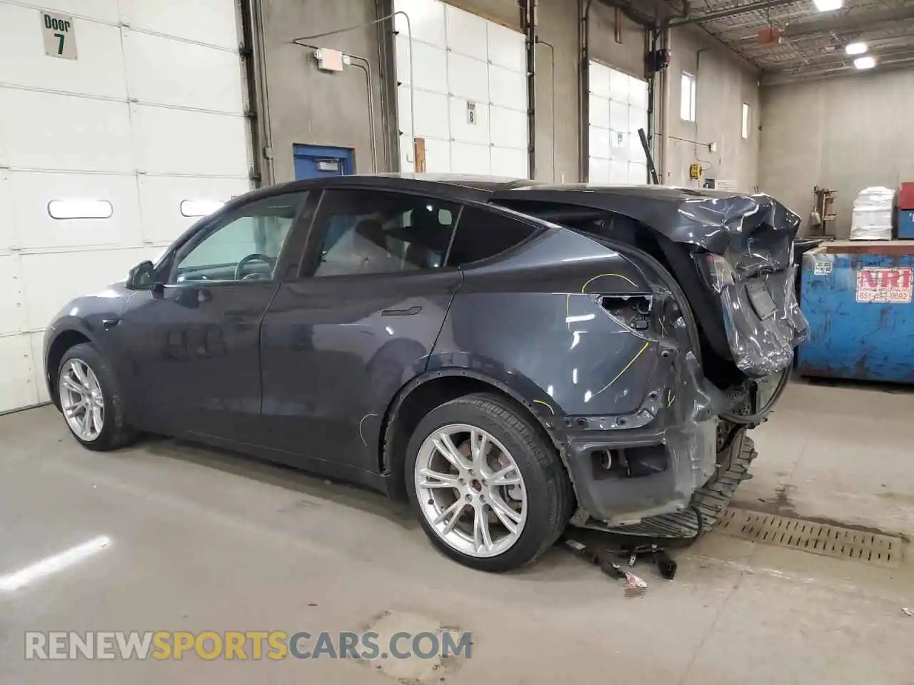2 fotografías del automóvil dañado 7SAYGDEE4RA245215 TESLA MODEL Y 2024