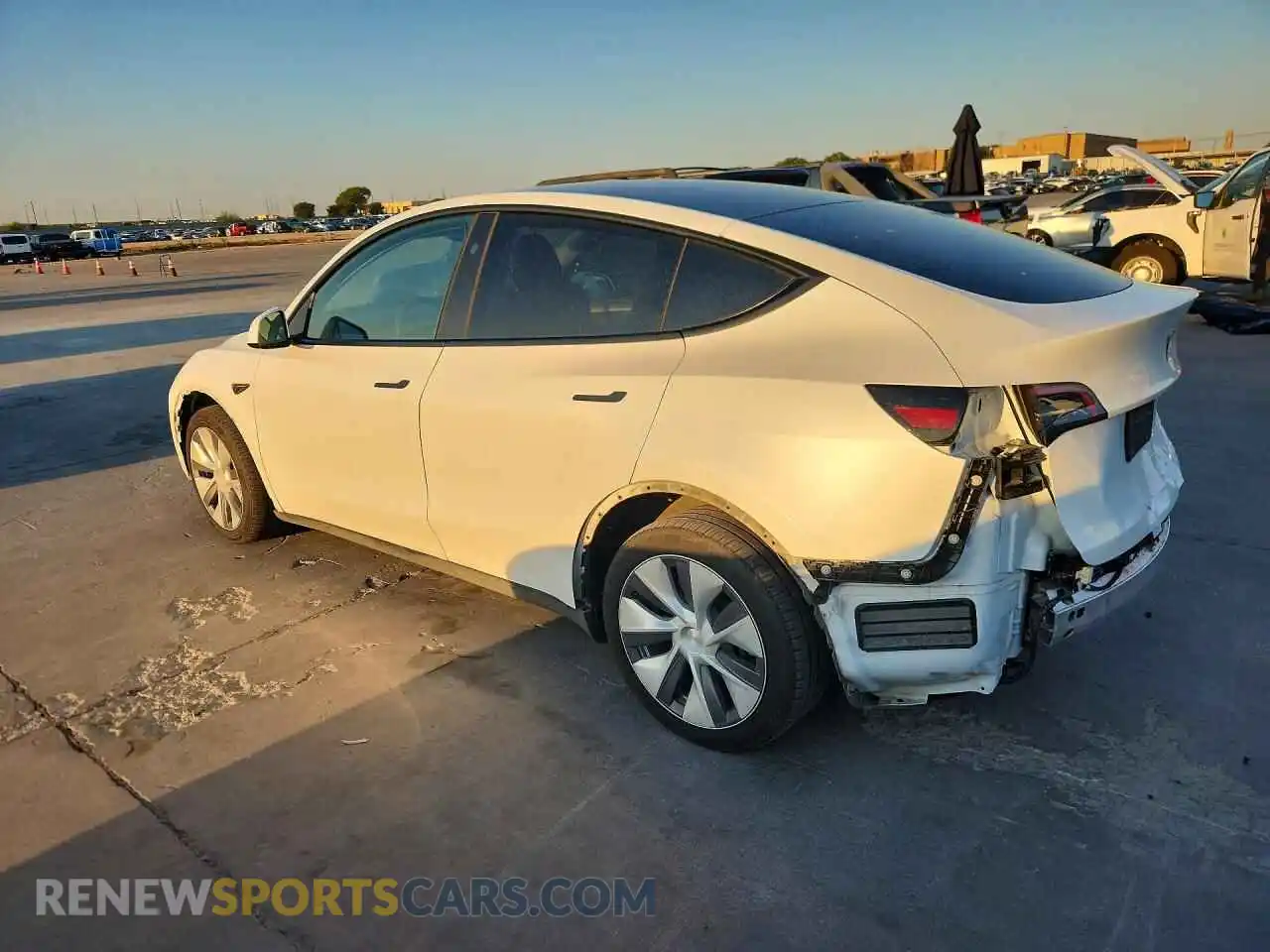 2 Photograph of a damaged car 7SAYGDEE4RA264928 TESLA MODEL Y 2024
