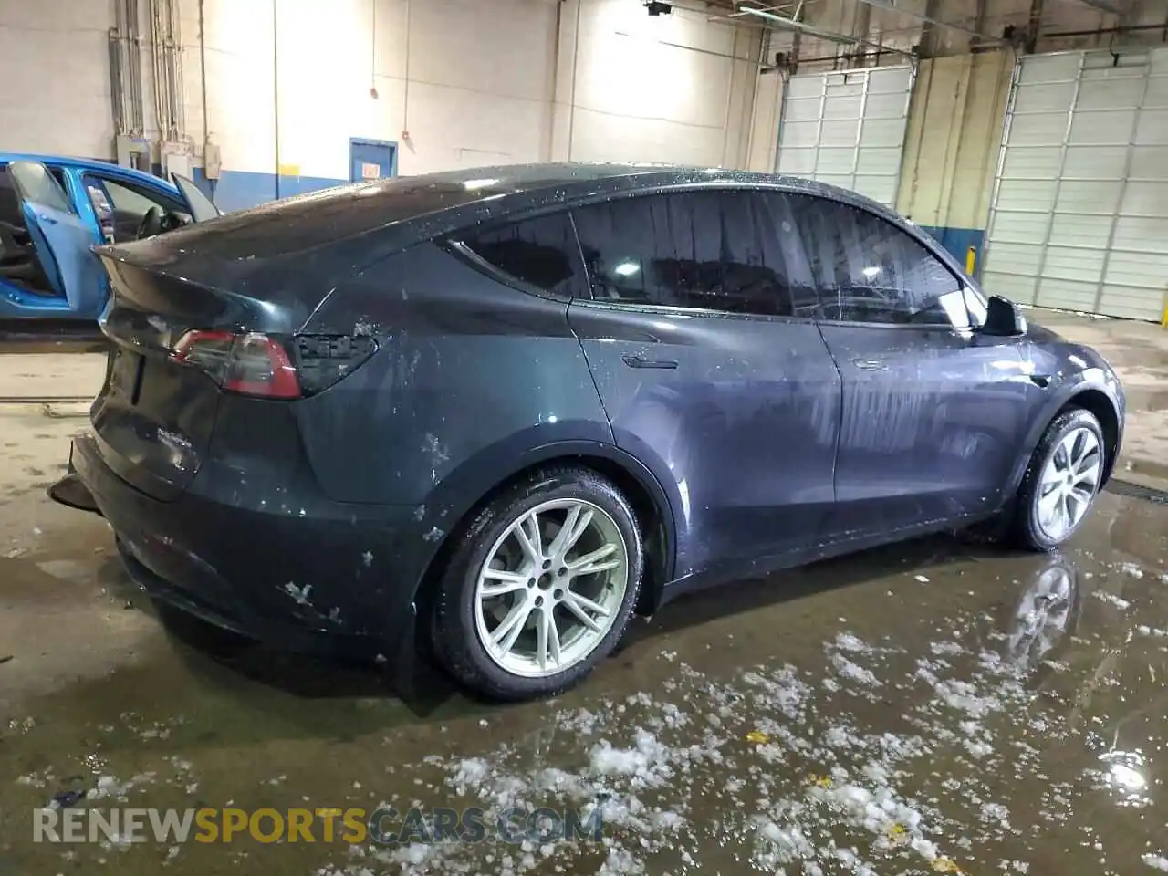 3 Photograph of a damaged car 7SAYGDEE4RA270289 TESLA MODEL Y 2024