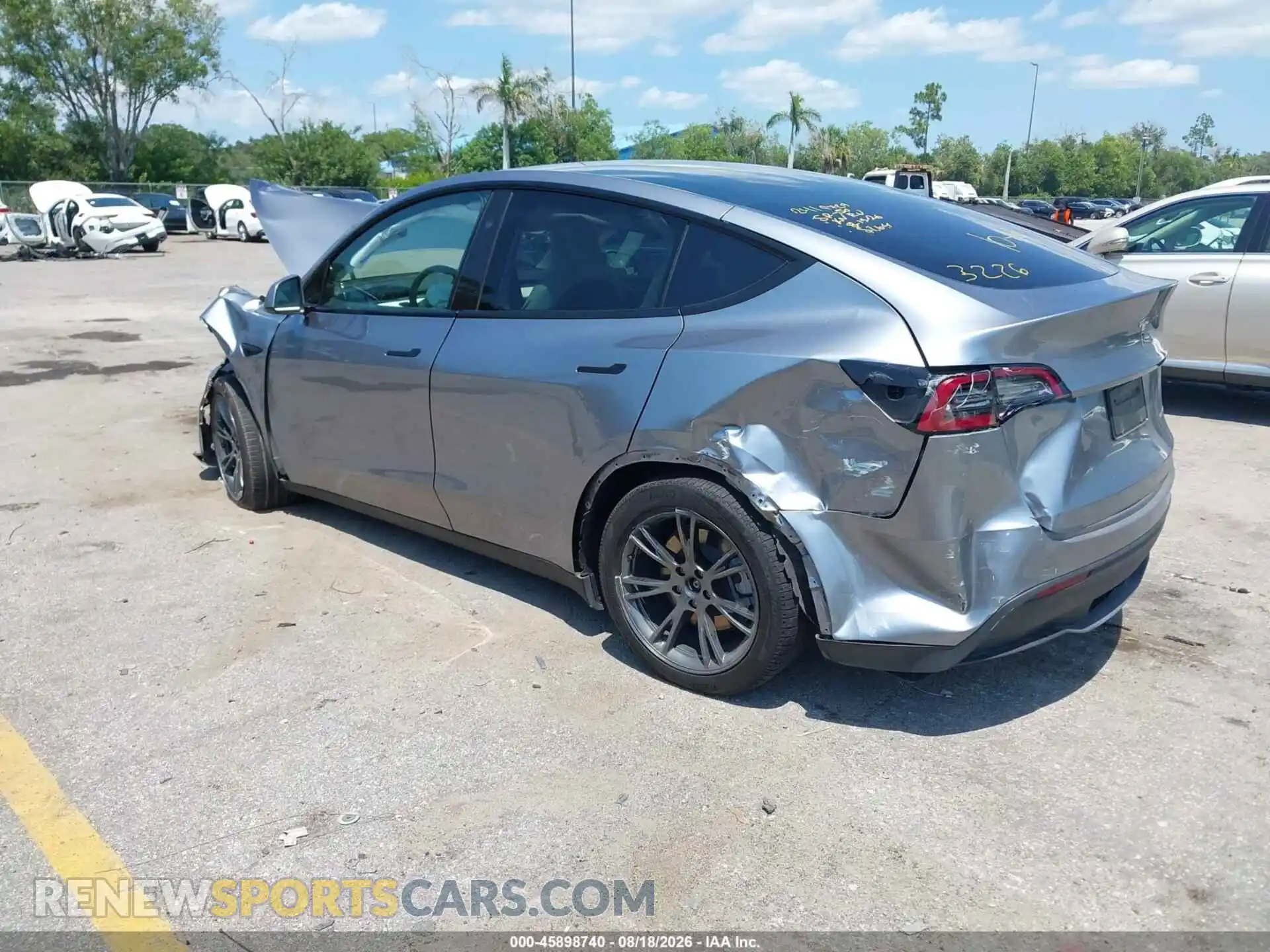 3 Photograph of a damaged car 7SAYGDEE4RA303226 TESLA MODEL Y 2024