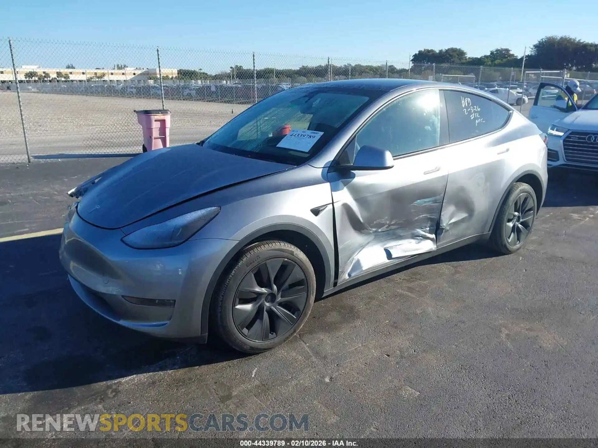 2 Photograph of a damaged car 7SAYGDEE4RA306224 TESLA MODEL Y 2024