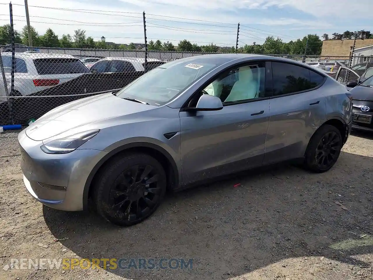 1 Photograph of a damaged car 7SAYGDEE4RA332449 TESLA MODEL Y 2024