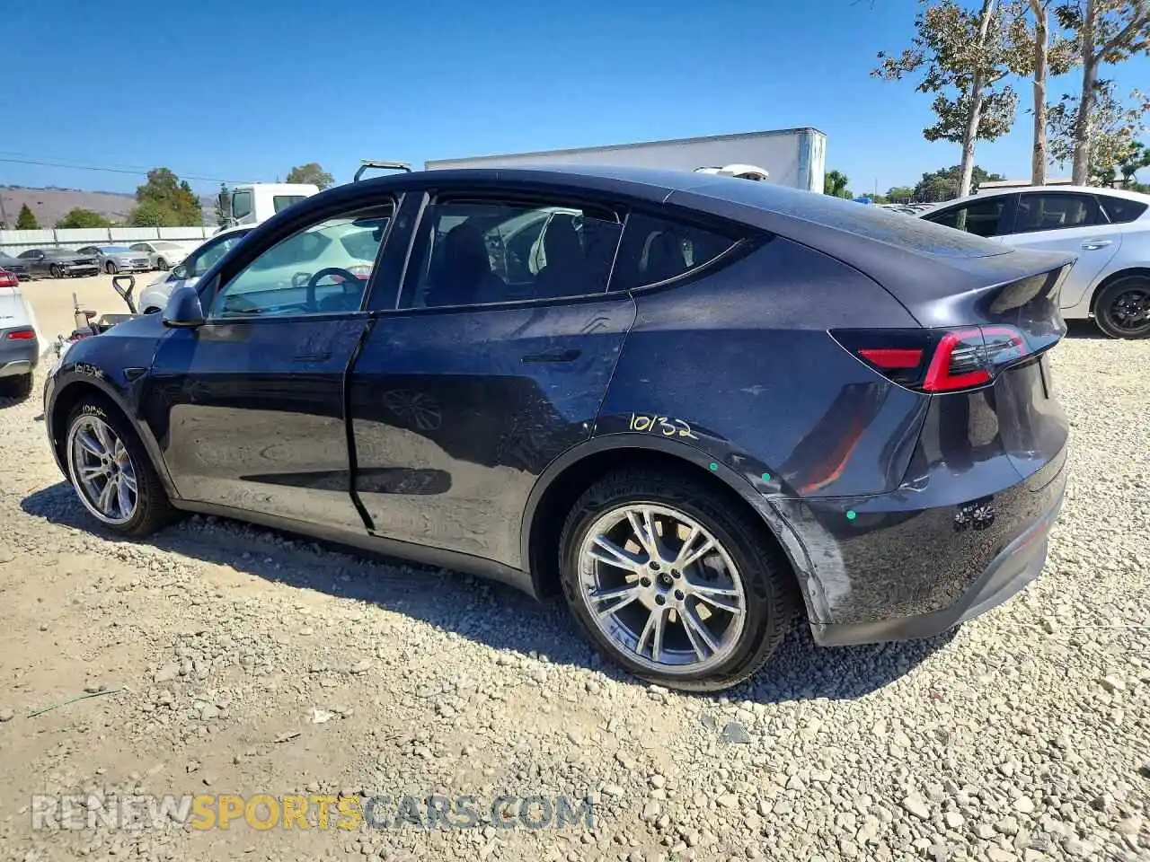 2 Photograph of a damaged car 7SAYGDEE4RF013782 TESLA MODEL Y 2024