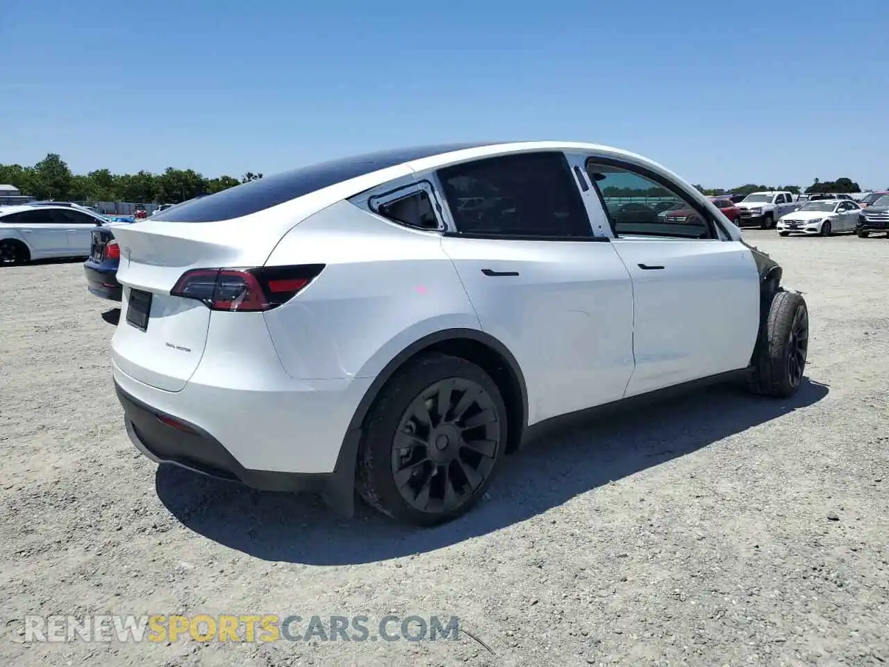 3 Photograph of a damaged car 7SAYGDEE4RF054753 TESLA MODEL Y 2024