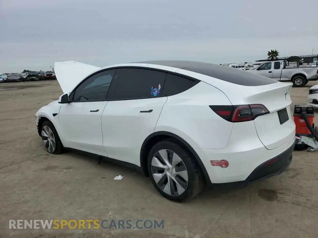 2 Photograph of a damaged car 7SAYGDEE4RF070760 TESLA MODEL Y 2024