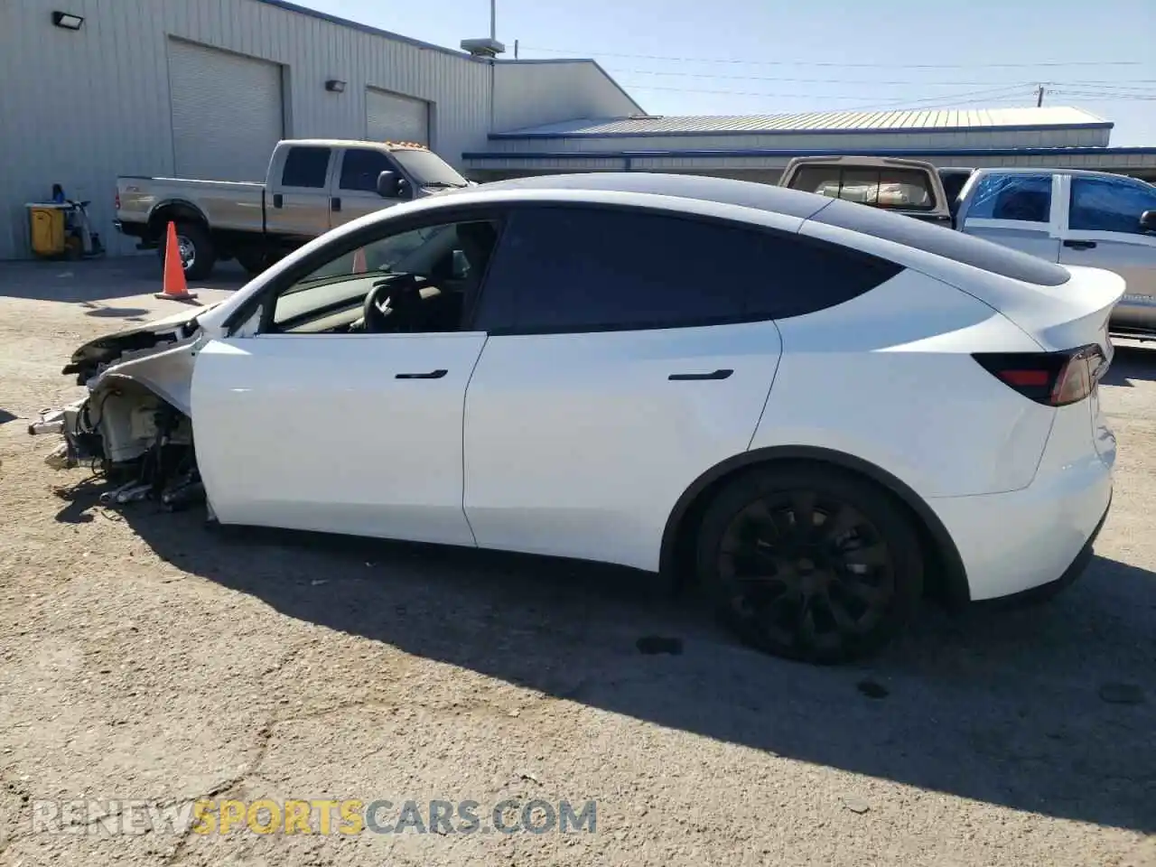 2 Photograph of a damaged car 7SAYGDEE4RF077370 TESLA MODEL Y 2024