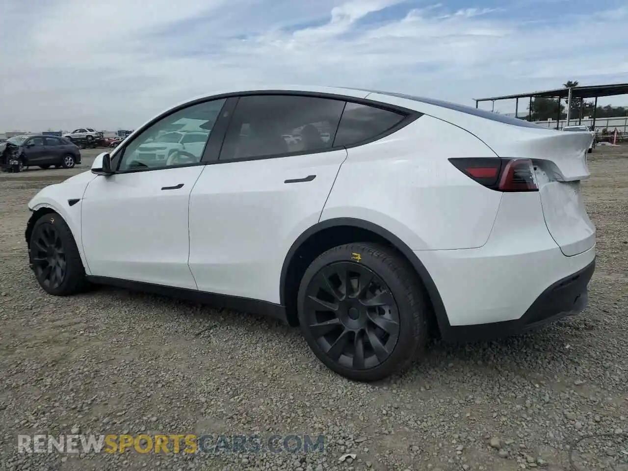 2 Photograph of a damaged car 7SAYGDEE4RF082262 TESLA MODEL Y 2024
