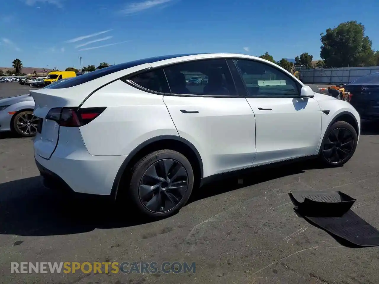 3 Photograph of a damaged car 7SAYGDEE4RF123280 TESLA MODEL Y 2024