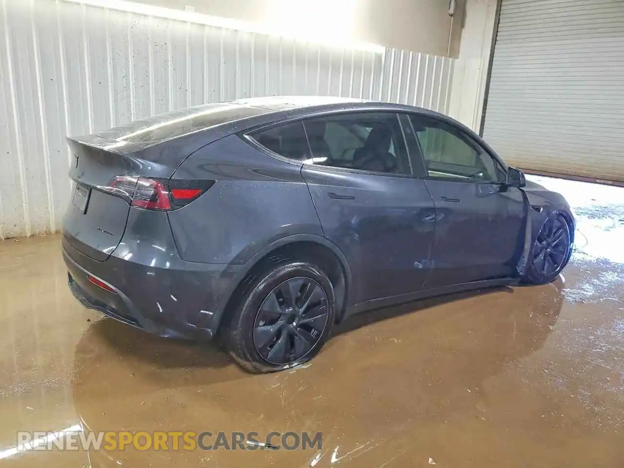 3 Photograph of a damaged car 7SAYGDEE4RF130049 TESLA MODEL Y 2024