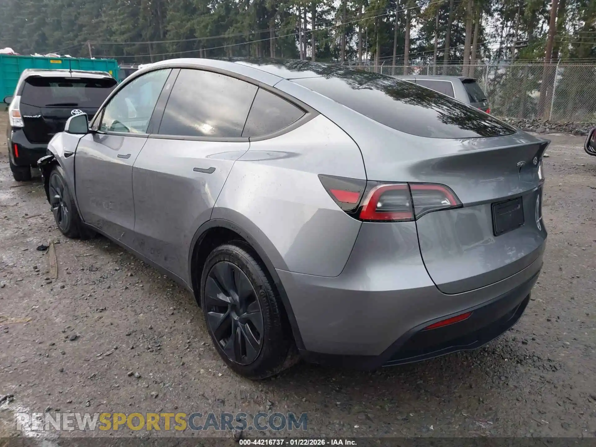 3 Photograph of a damaged car 7SAYGDEE4RF178084 TESLA MODEL Y 2024
