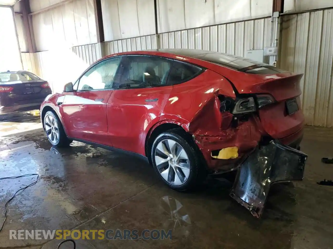 2 Photograph of a damaged car 7SAYGDEE5RA215527 TESLA MODEL Y 2024