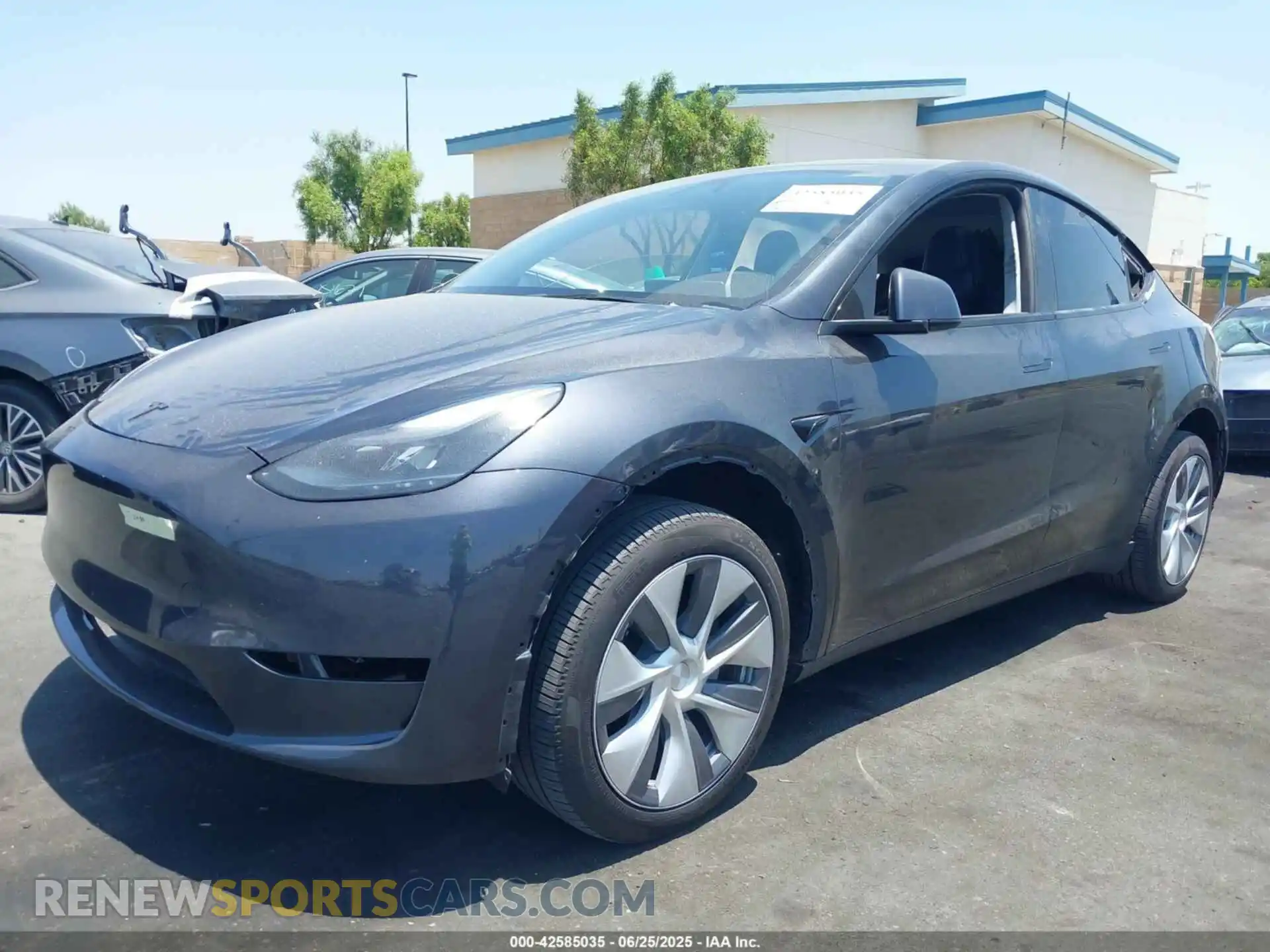 2 Фотография поврежденного автомобиля 7SAYGDEE5RA222252 TESLA MODEL Y 2024