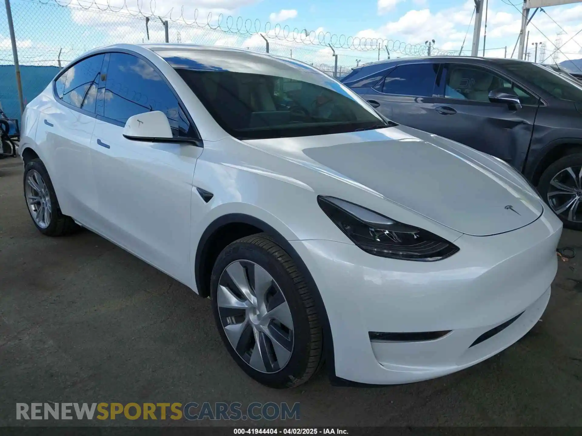 1 Photograph of a damaged car 7SAYGDEE5RA222333 TESLA MODEL Y 2024