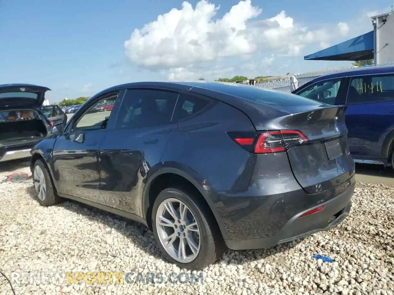 2 Photograph of a damaged car 7SAYGDEE5RA234837 TESLA MODEL Y 2024