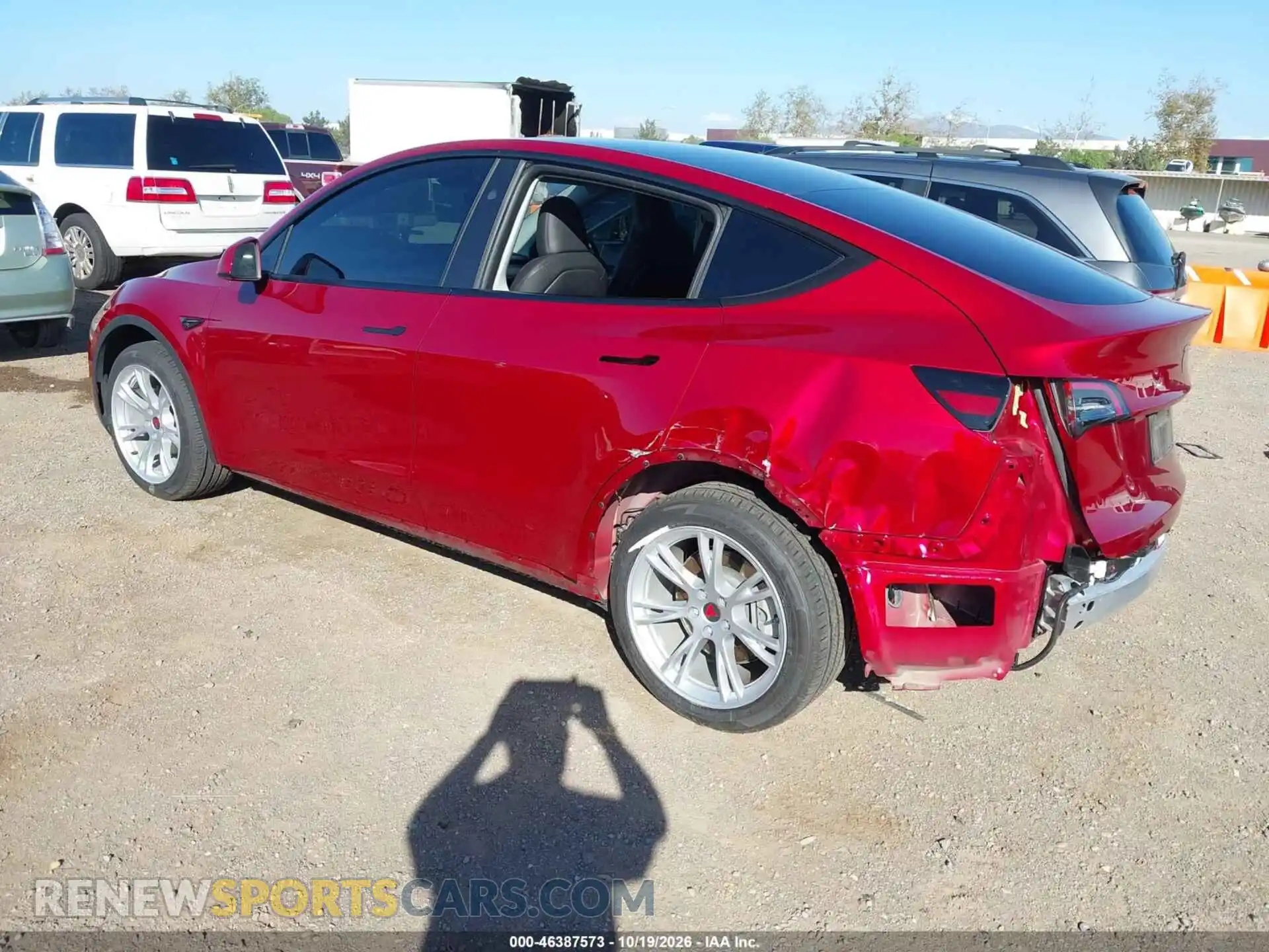 3 Photograph of a damaged car 7SAYGDEE5RA238421 TESLA MODEL Y 2024
