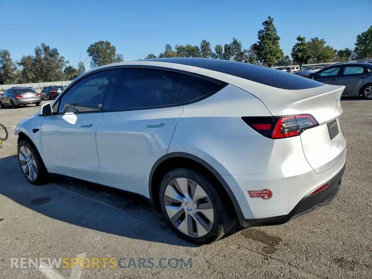 2 Photograph of a damaged car 7SAYGDEE5RA260337 TESLA MODEL Y 2024