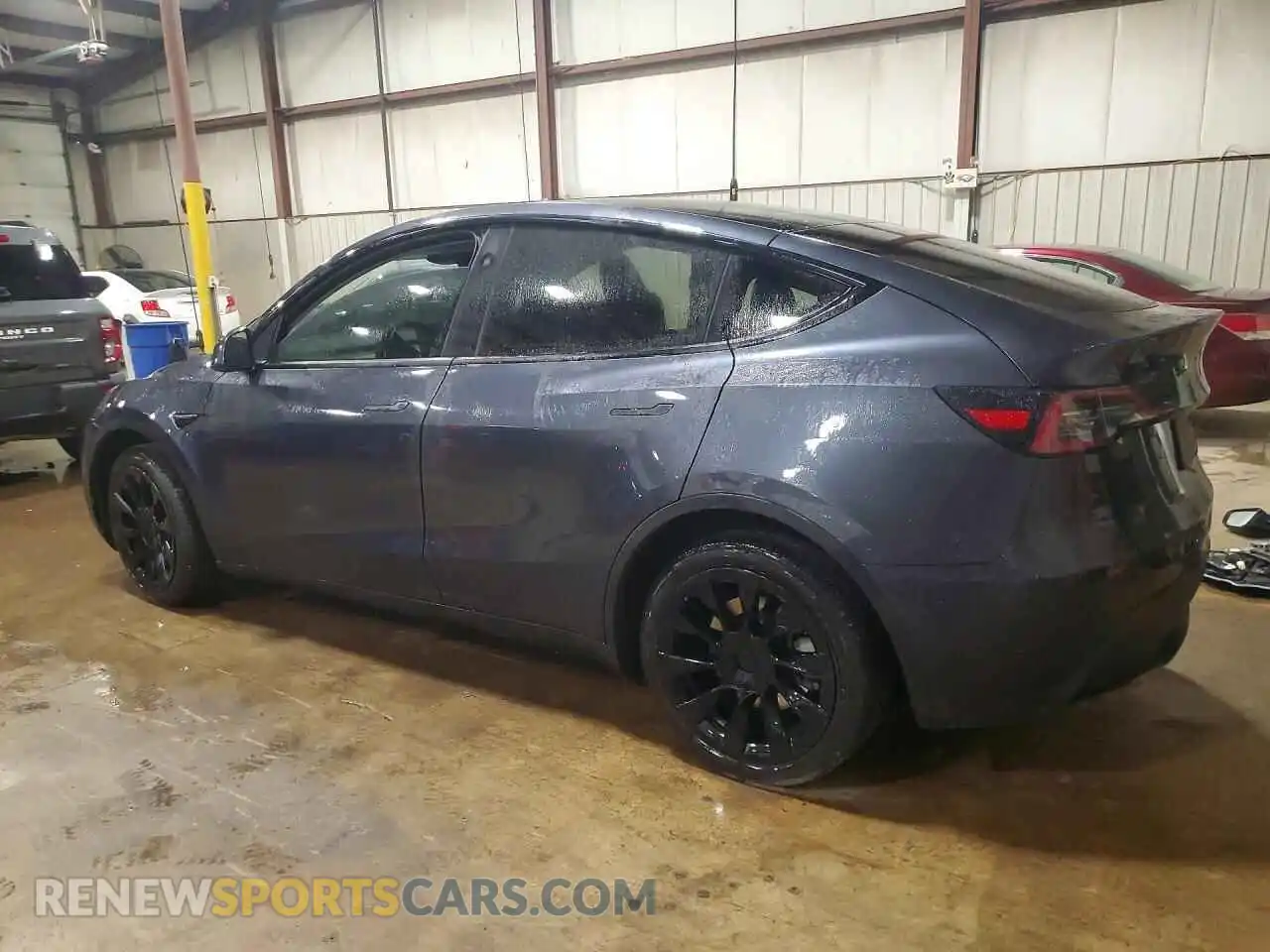 2 Photograph of a damaged car 7SAYGDEE5RA278479 TESLA MODEL Y 2024