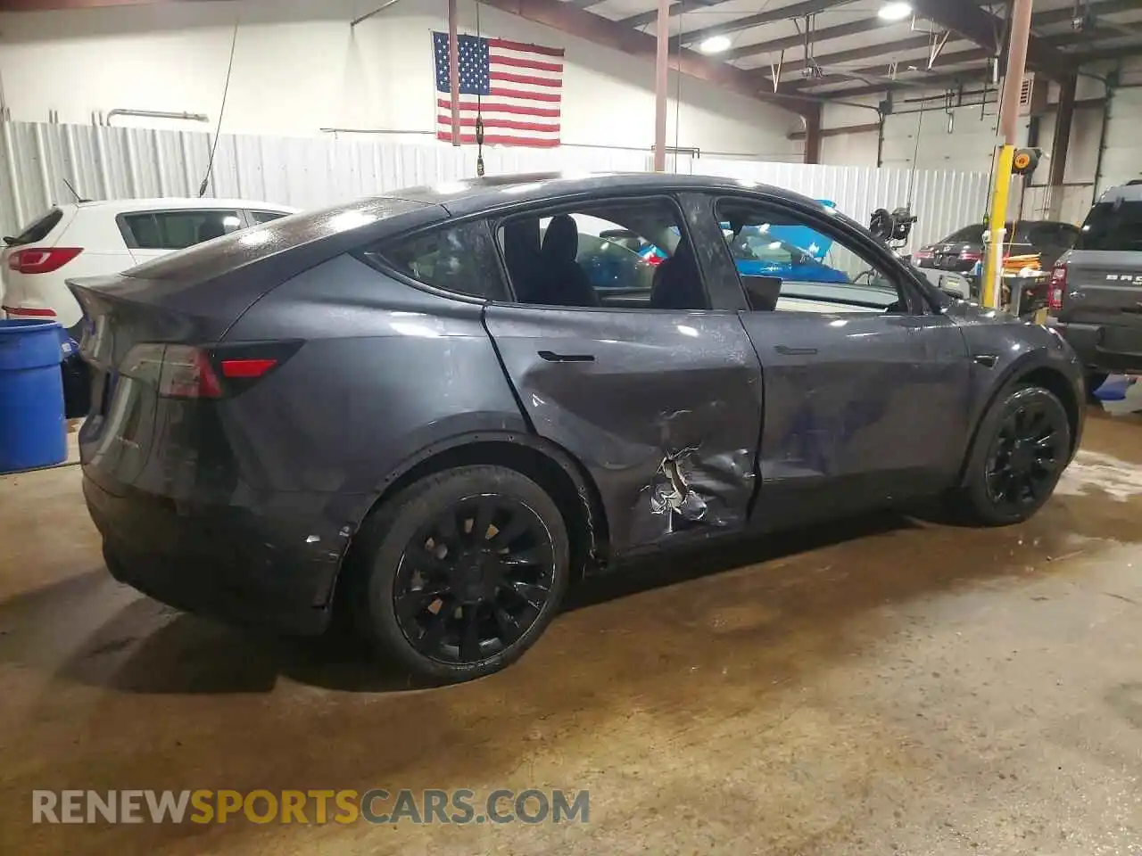 3 Photograph of a damaged car 7SAYGDEE5RA278479 TESLA MODEL Y 2024