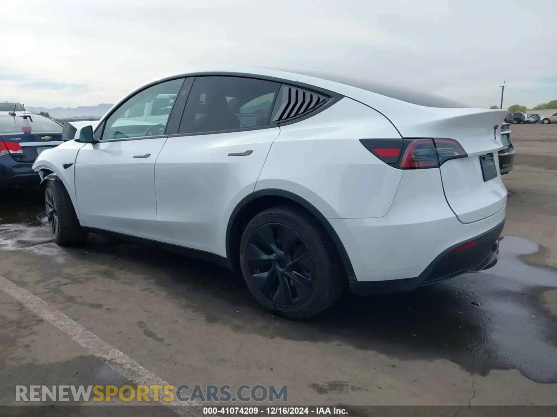3 Photograph of a damaged car 7SAYGDEE5RA300481 TESLA MODEL Y 2024