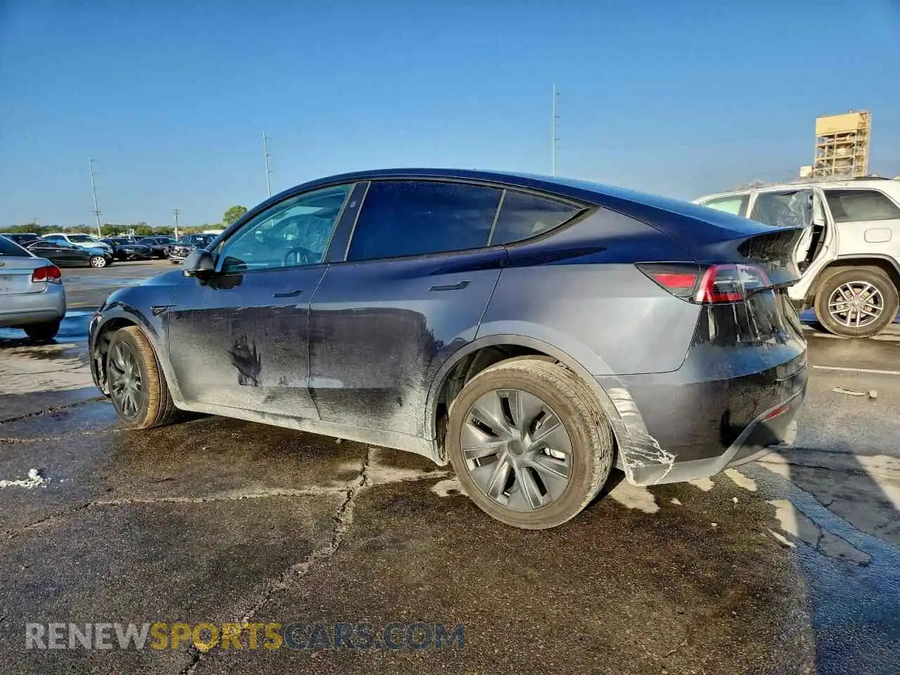 2 Photograph of a damaged car 7SAYGDEE5RA308273 TESLA MODEL Y 2024