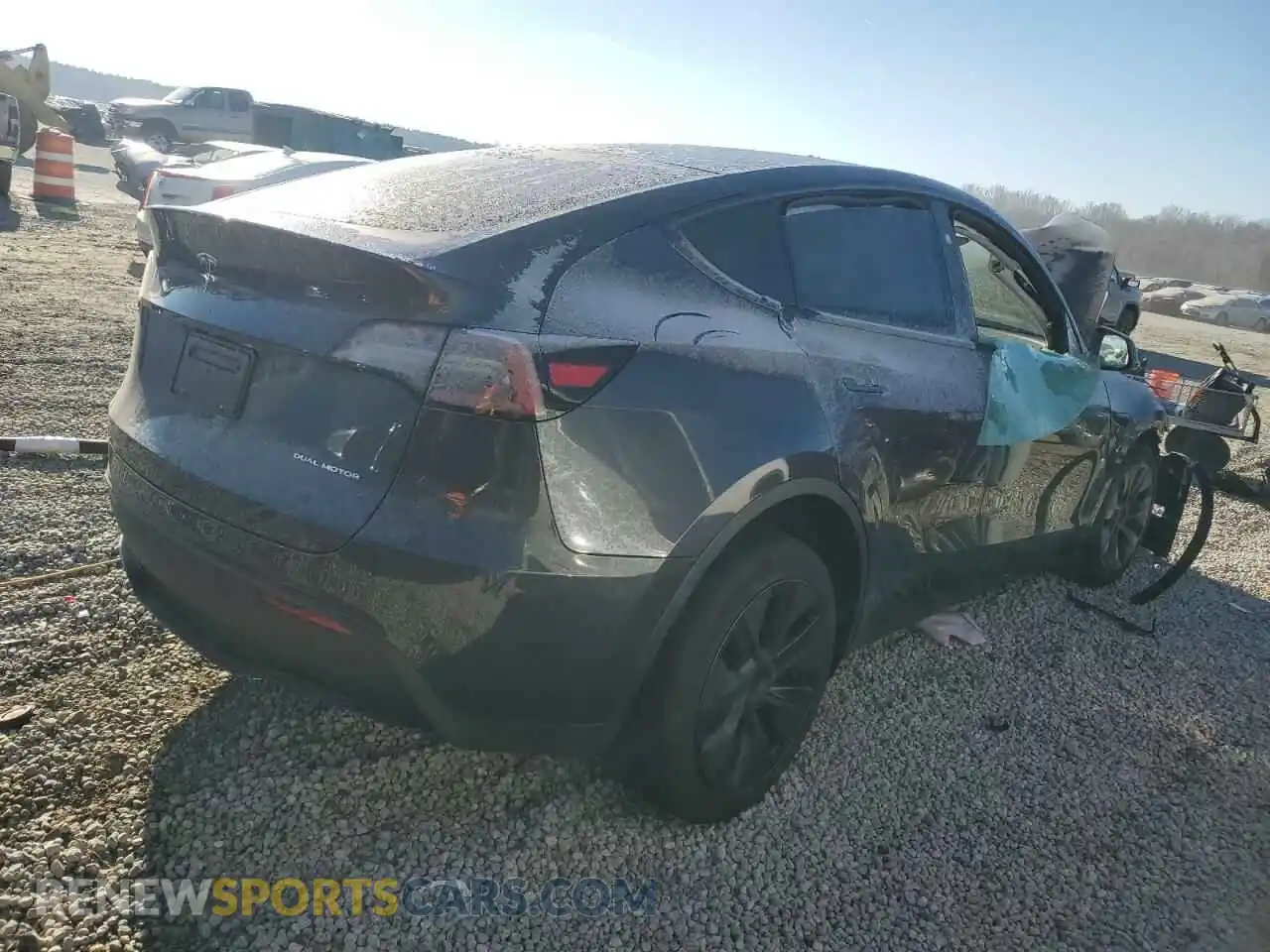 3 Photograph of a damaged car 7SAYGDEE5RA322853 TESLA MODEL Y 2024