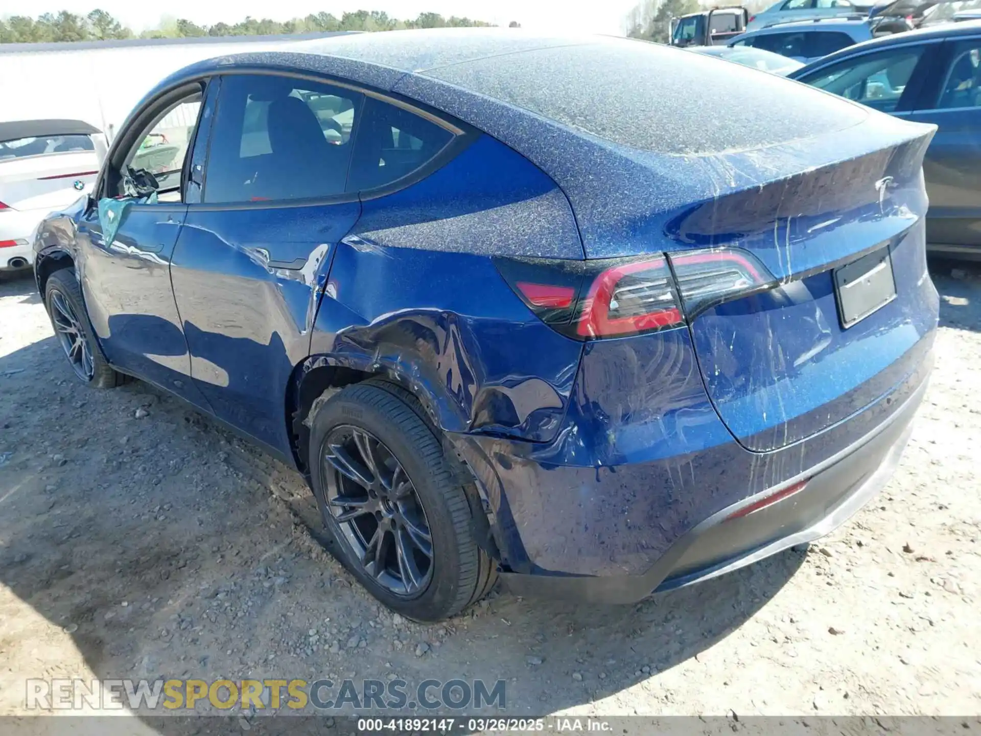 3 Photograph of a damaged car 7SAYGDEE5RA329172 TESLA MODEL Y 2024