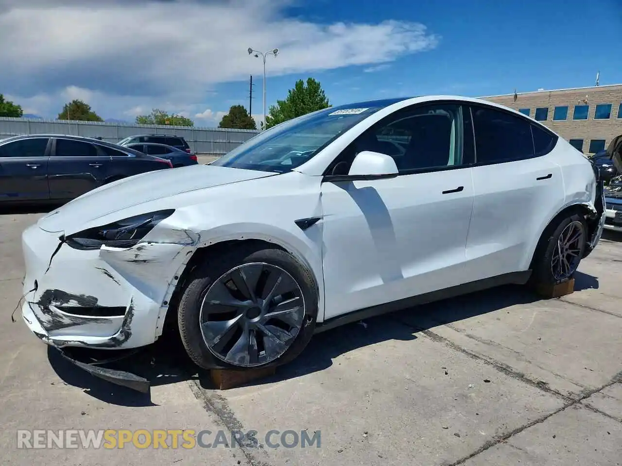 1 Photograph of a damaged car 7SAYGDEE5RA332721 TESLA MODEL Y 2024