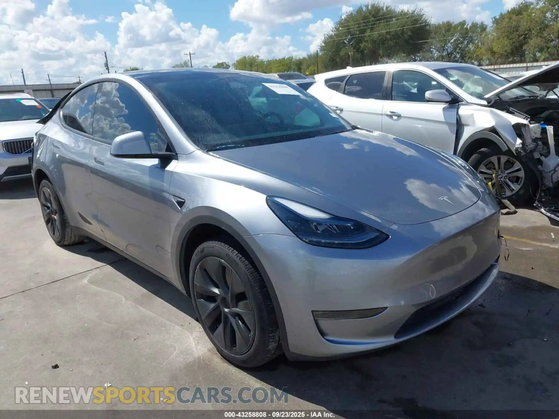 1 Photograph of a damaged car 7SAYGDEE5RA333769 TESLA MODEL Y 2024