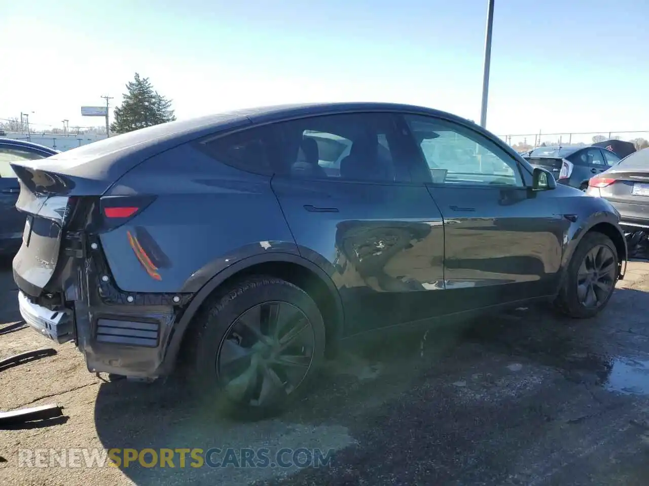 3 Photograph of a damaged car 7SAYGDEE5RF190311 TESLA MODEL Y 2024