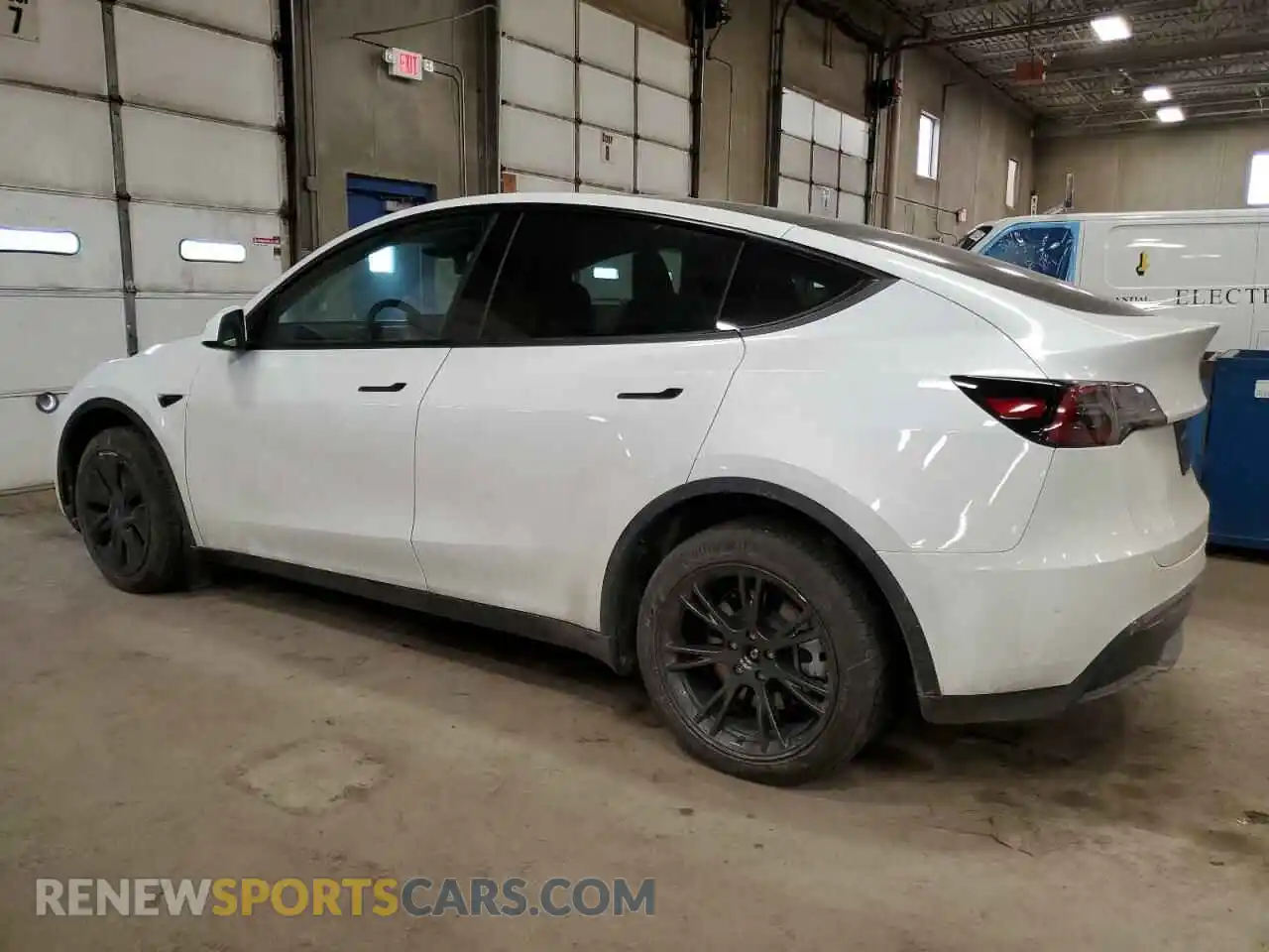 2 Photograph of a damaged car 7SAYGDEE5RF191281 TESLA MODEL Y 2024