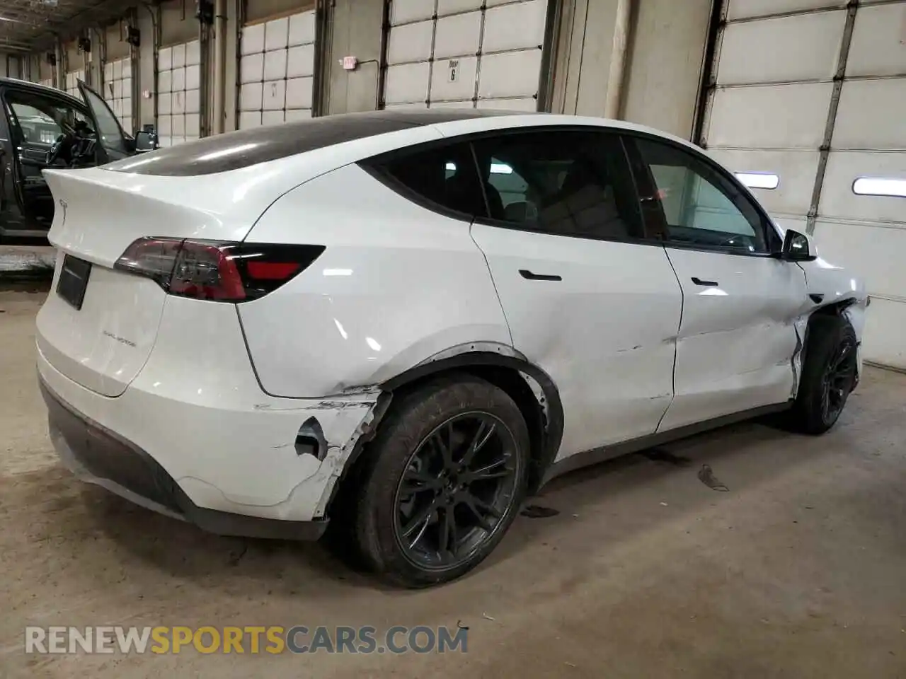 3 Photograph of a damaged car 7SAYGDEE5RF191281 TESLA MODEL Y 2024