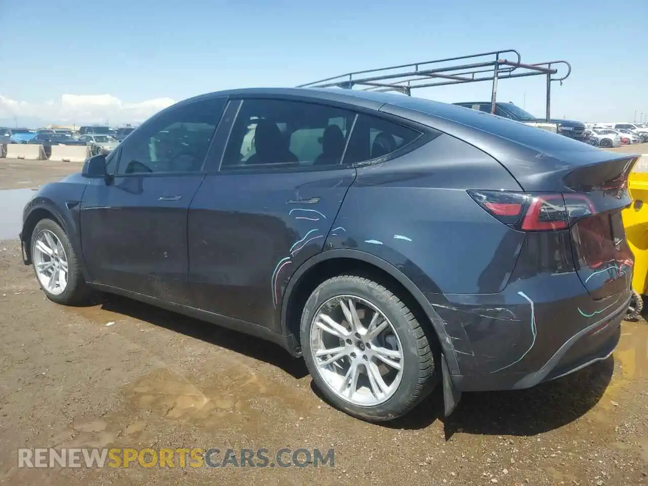 2 fotografías del automóvil dañado 7SAYGDEE6RA221773 TESLA MODEL Y 2024