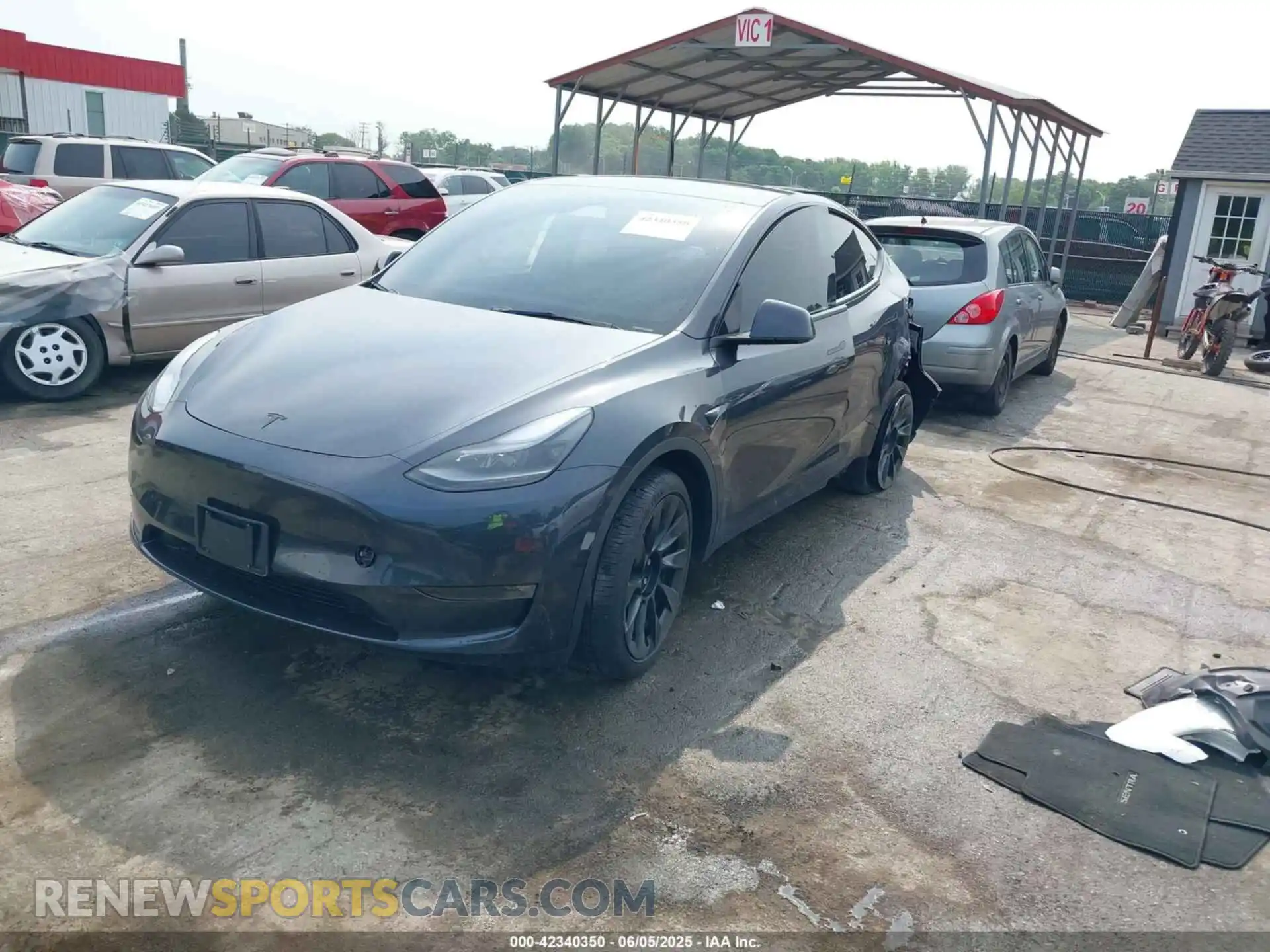 2 Photograph of a damaged car 7SAYGDEE6RA226536 TESLA MODEL Y 2024