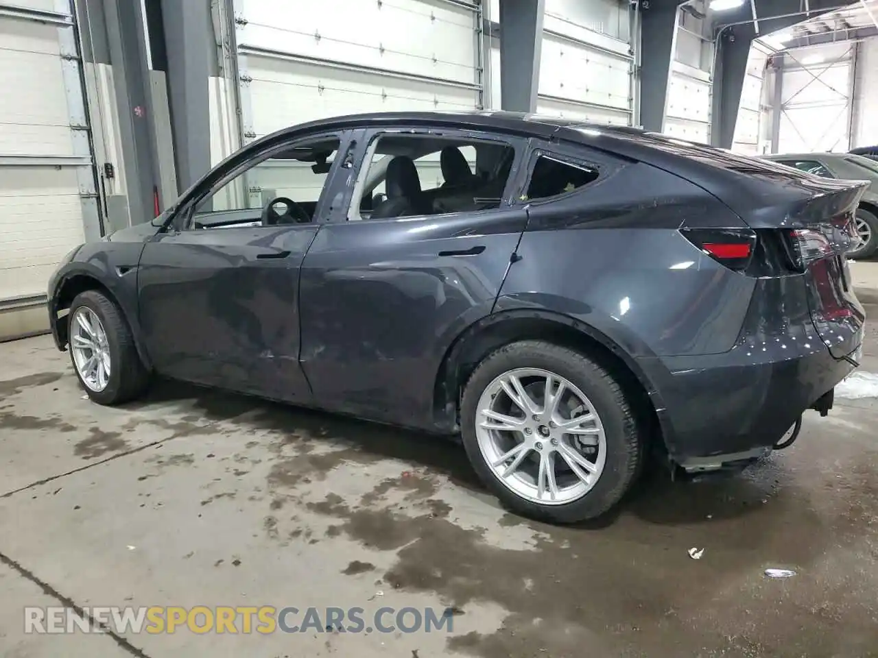 2 Photograph of a damaged car 7SAYGDEE6RA253946 TESLA MODEL Y 2024